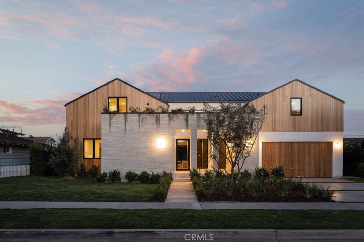 Front elevation of 1738 Paloma Drive